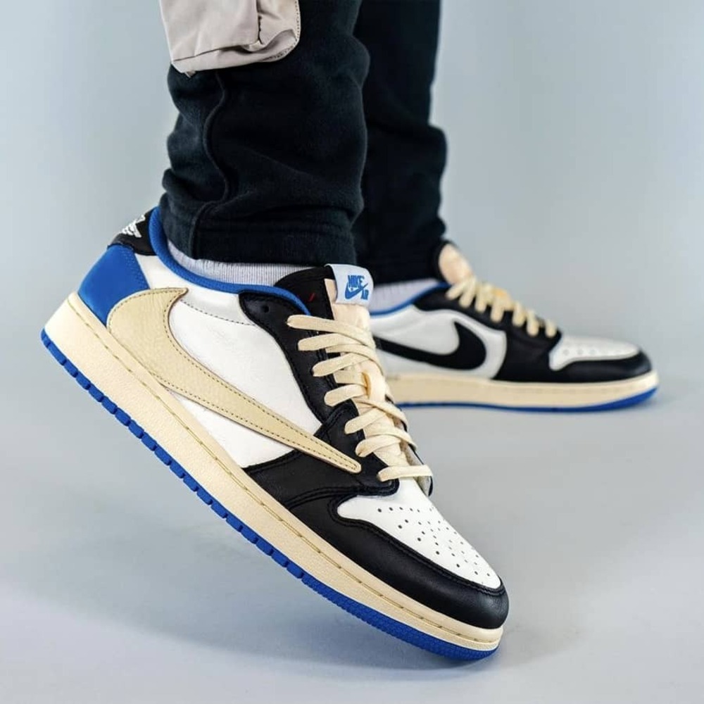 Nike Air Jordan 1 Low Travis Scott Fragment 1