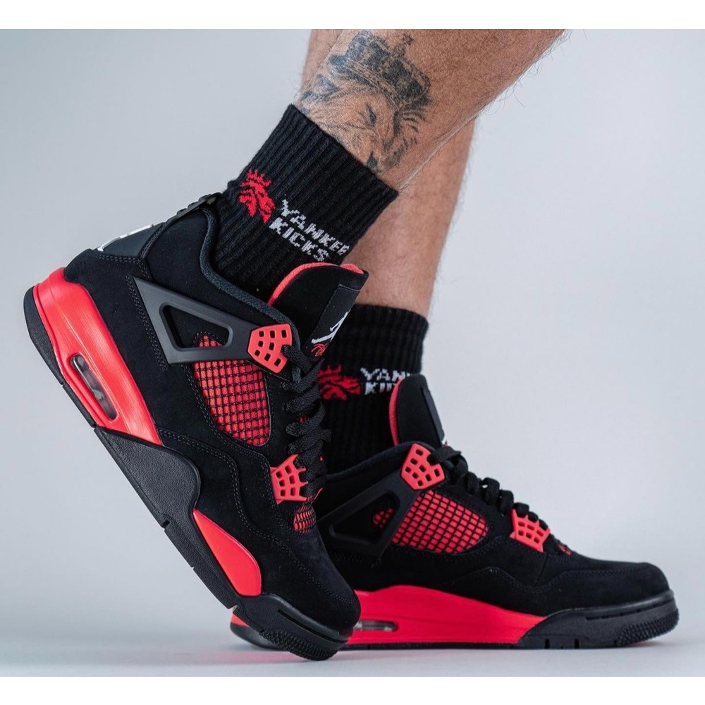 Nike Air Jordan Retro 4 Thunder 1