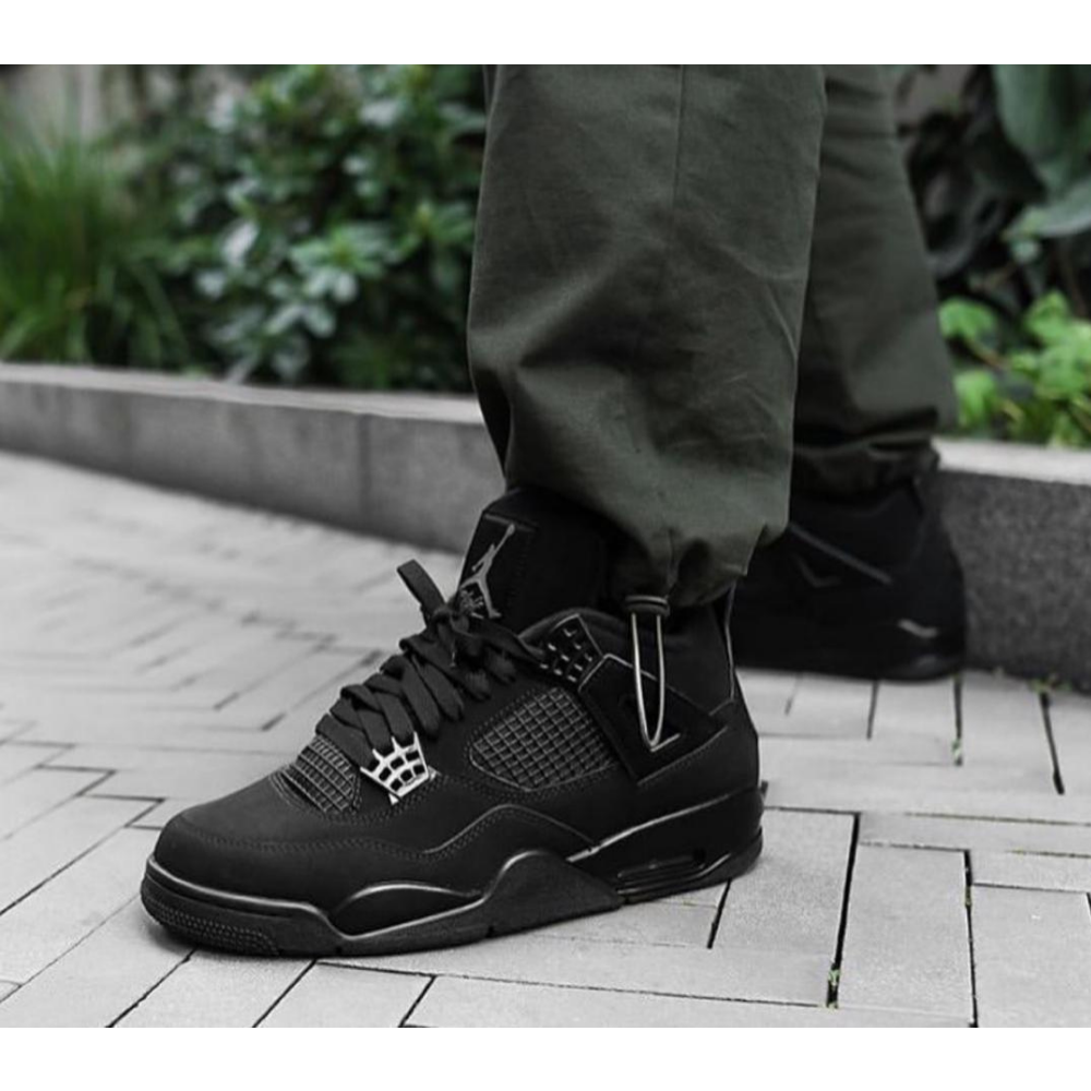 Nike Air Jordan Retro 4 Thunder 2
