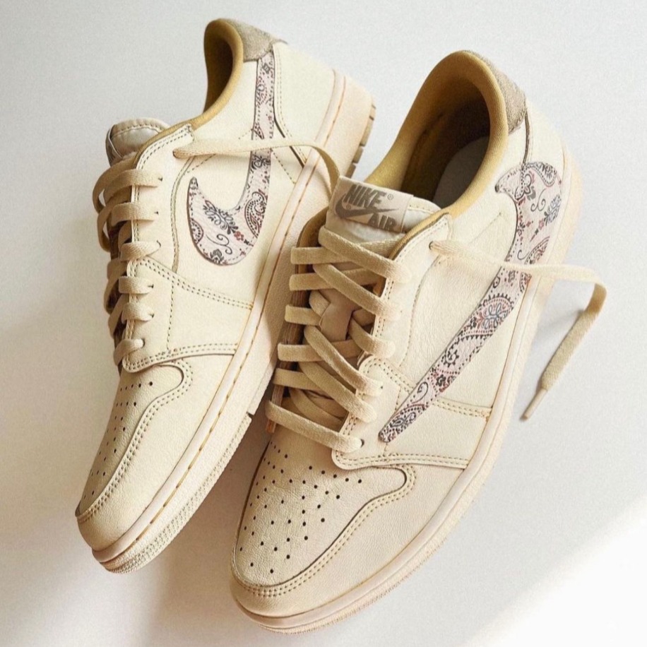 Nike Air Jordan 1 Low Travis Scott Vintage Cream 1