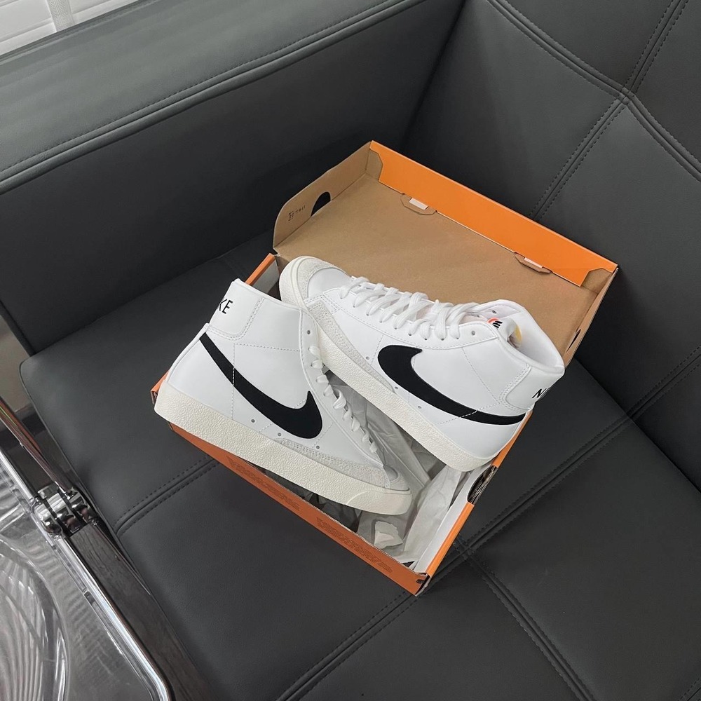 Nike Blazer Mid 77 Vintage White Black 1