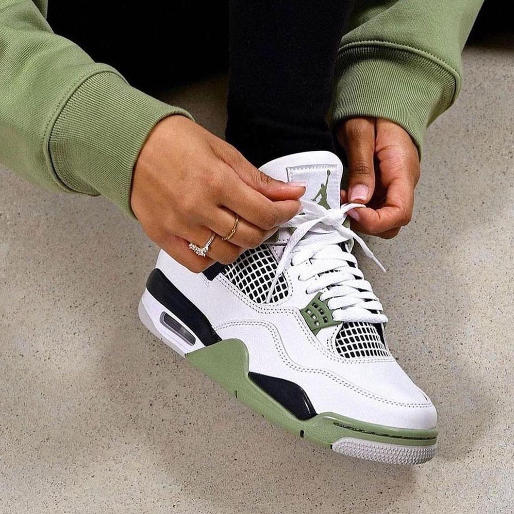 Nike Air Jordan Retro 4 Seafoam 1