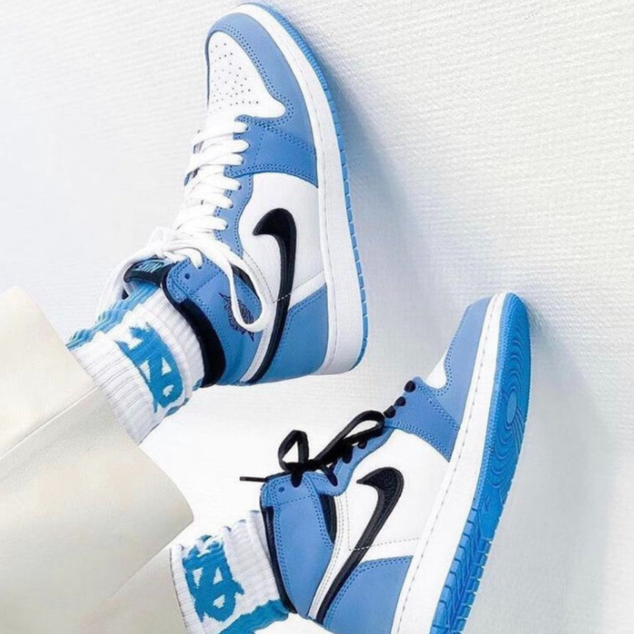 Nike Air Jordan 1 University Blue 2