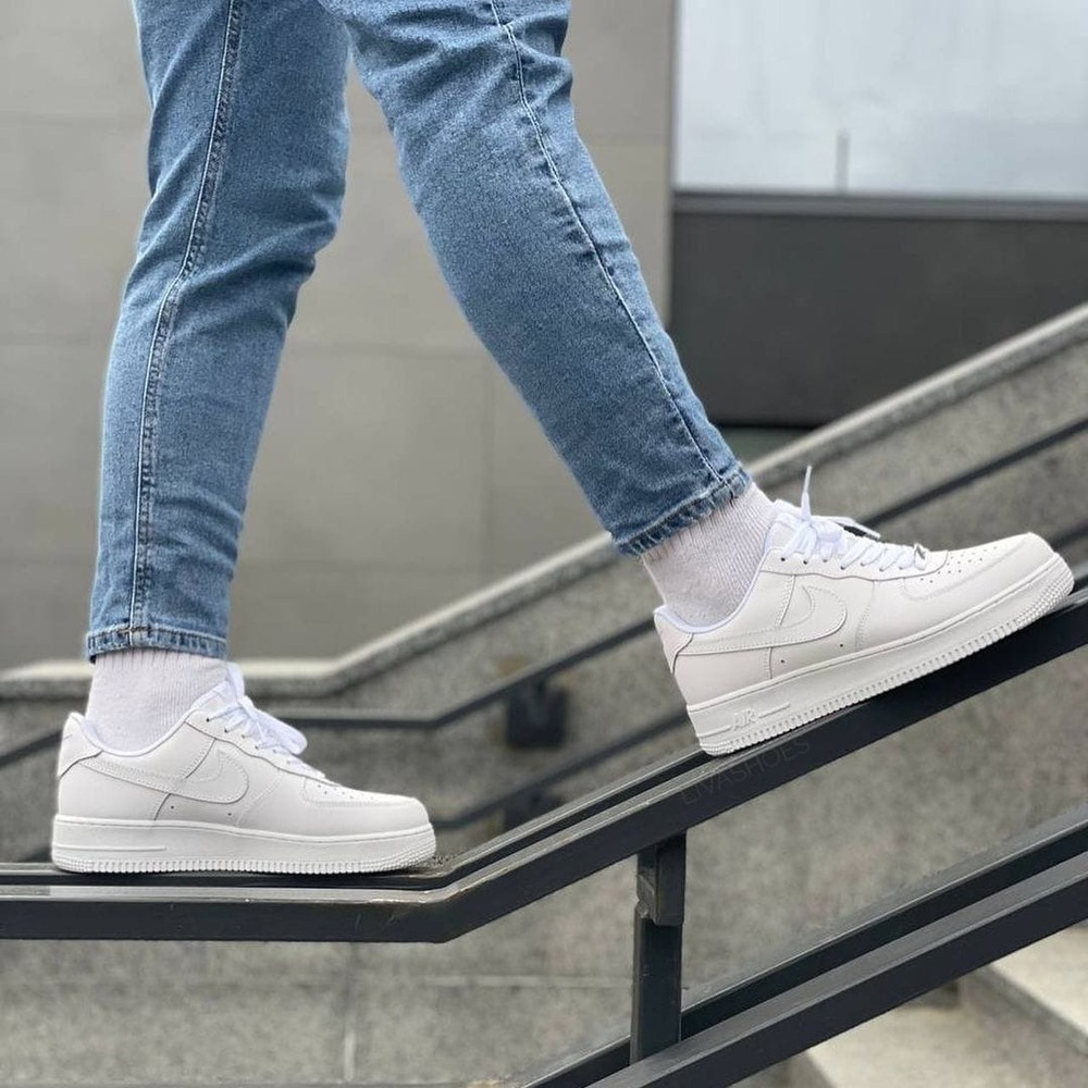 Nike Air Force 1 07 Low White 3