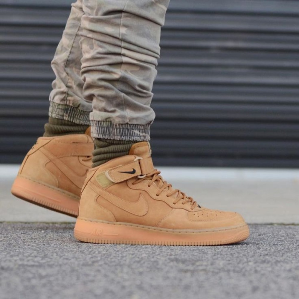 Nike Air Force 1 Mid Flax 1