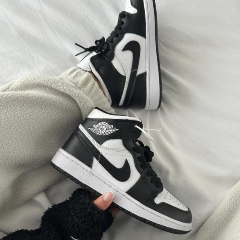 Nike Air Jordan 1 Mid Black White 1