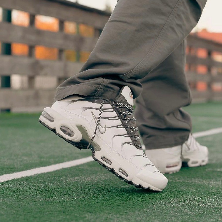 Nike Air Max TN Plus Olive 1