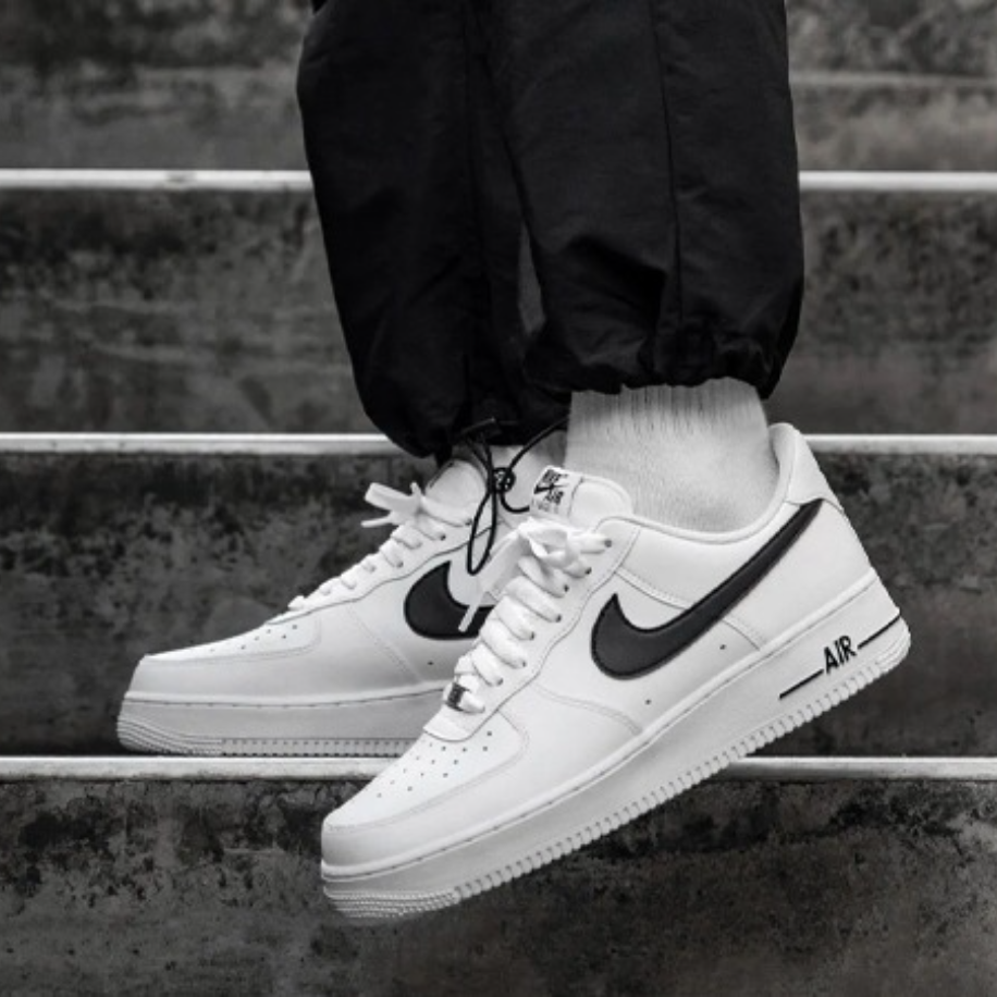 Nike Air Force 1'07 White Black 1
