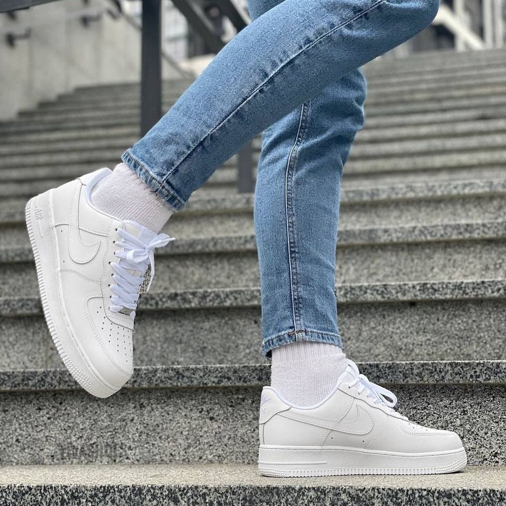 Nike Air Force 1 07 Low White 2
