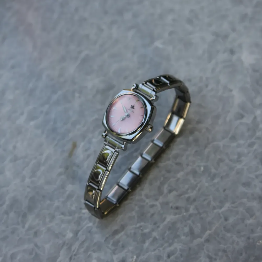 Çelik Silver Kalpli Nomi Charm Pembe Kadın Saat