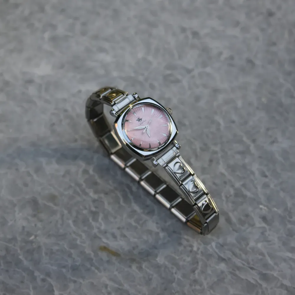 Çelik Silver Kalpli Nomi Charm Pembe Kadın Saat