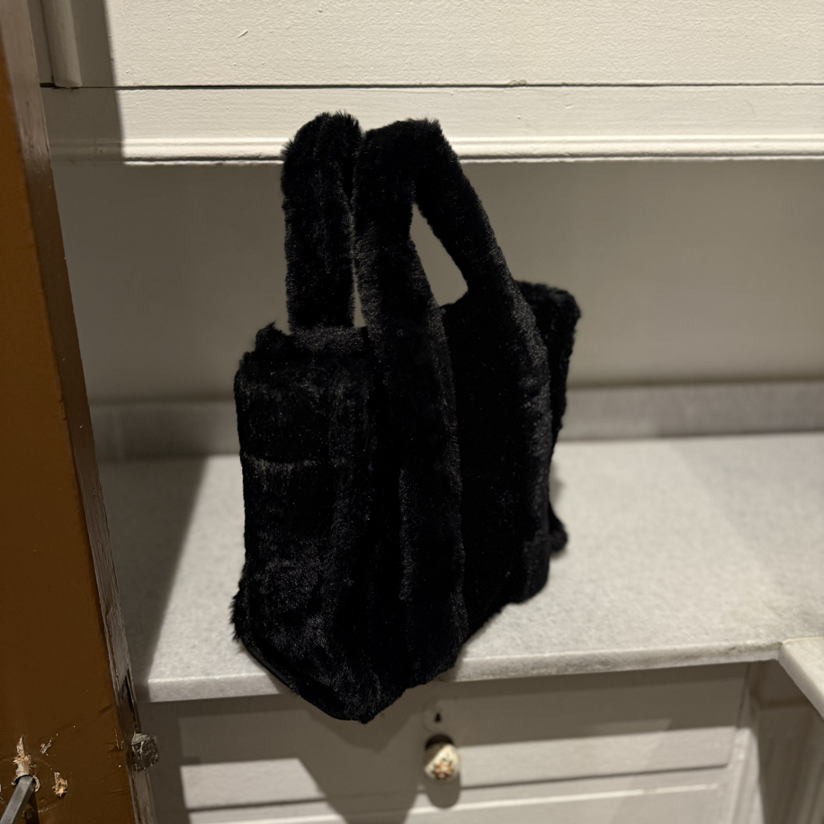 Soft Luxe Peluş- Siyah Tote Çanta