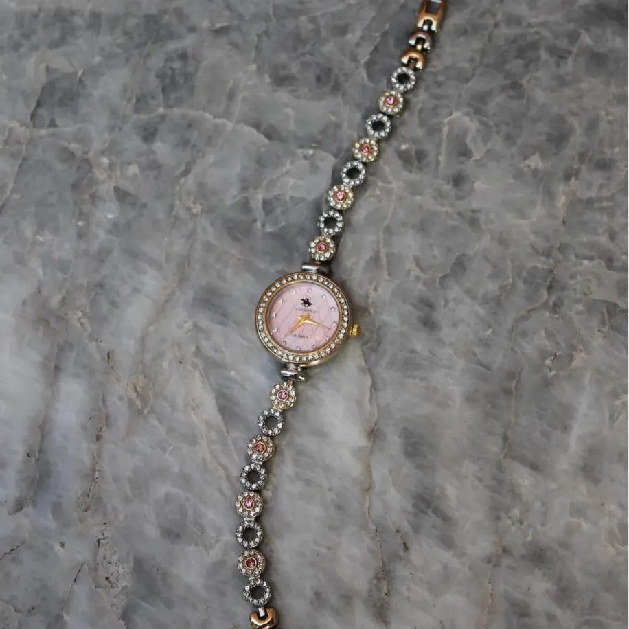 Bella Rosa Pink Oval Taşlı Kadın Saat