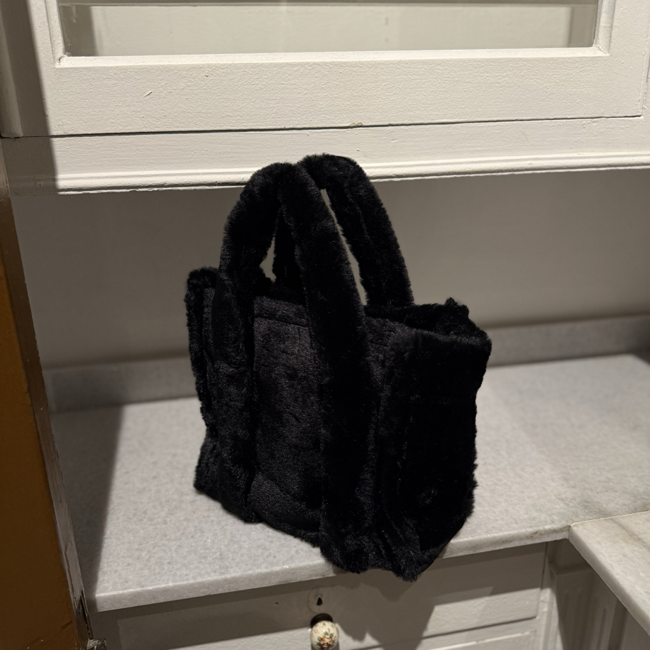 Soft Luxe Peluş- Siyah Tote Çanta
