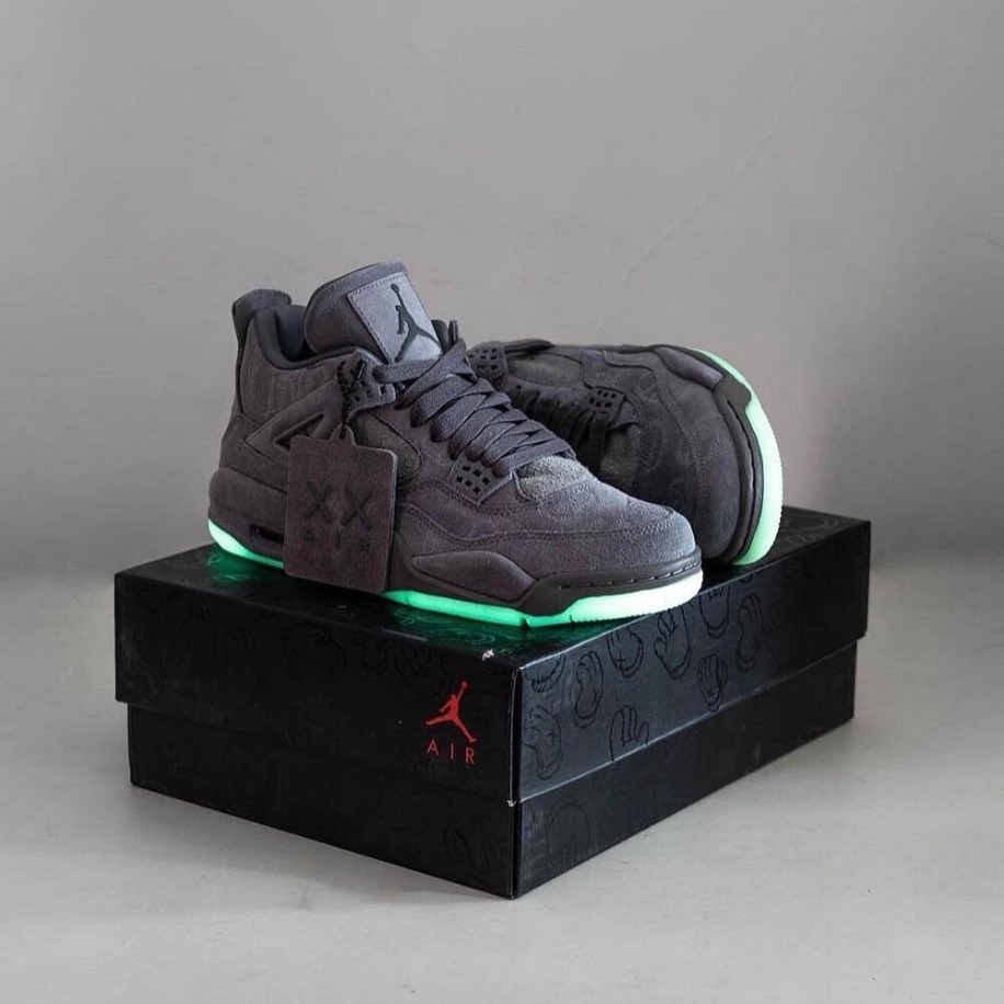 Air Jordan Retro x KAWS “Cool Grey” Luxiana Shoes