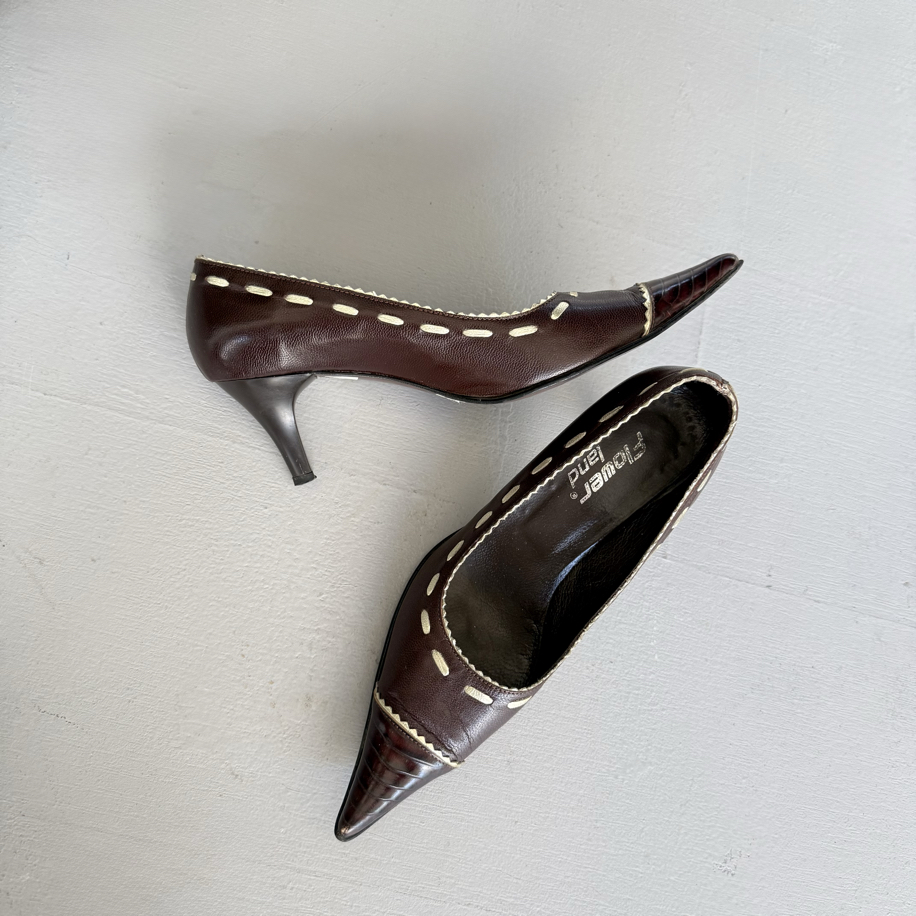 Moka Pointed-Toe Vintage Pumps 