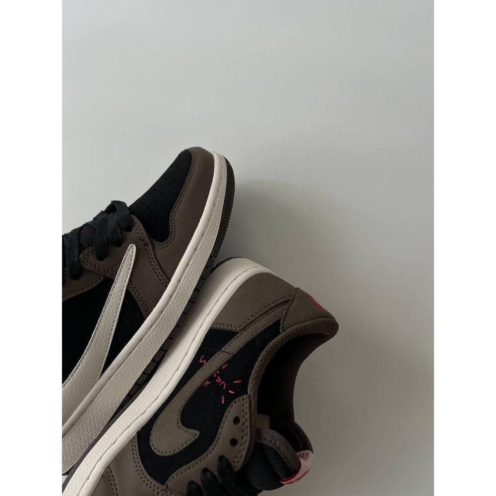 Air Jordan 1 Low X Travis Scott “Dark Mocha” 