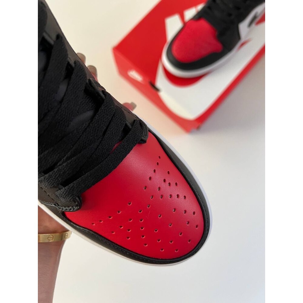 Nike Air Jordan 1 Low Bred Toe 