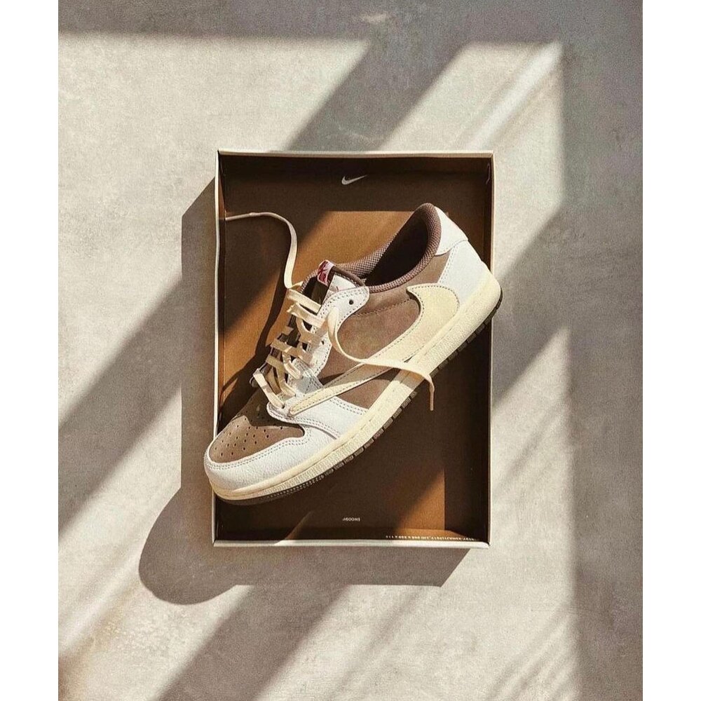Travis Scott x Air Jordan 1 Low OG 'Reverse Mocha’