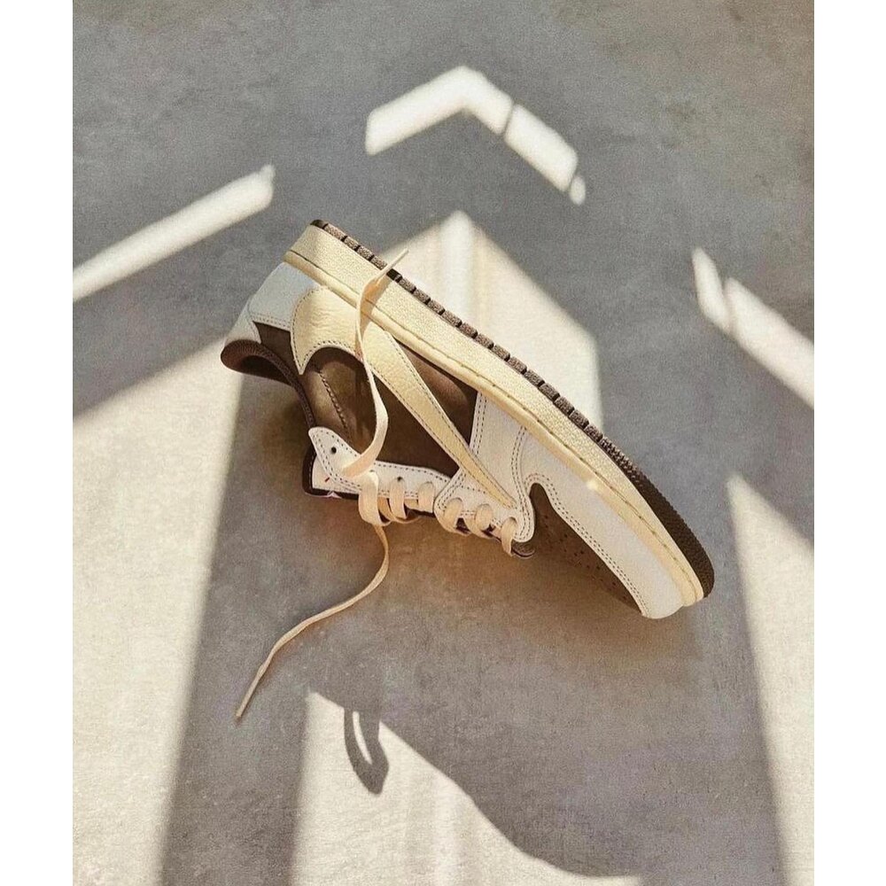Travis Scott x Air Jordan 1 Low OG 'Reverse Mocha’