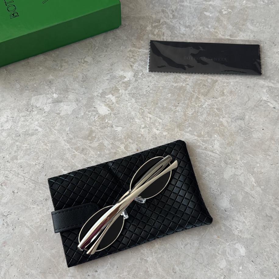 Bottega Veneta Cat Eye Sunglasses
