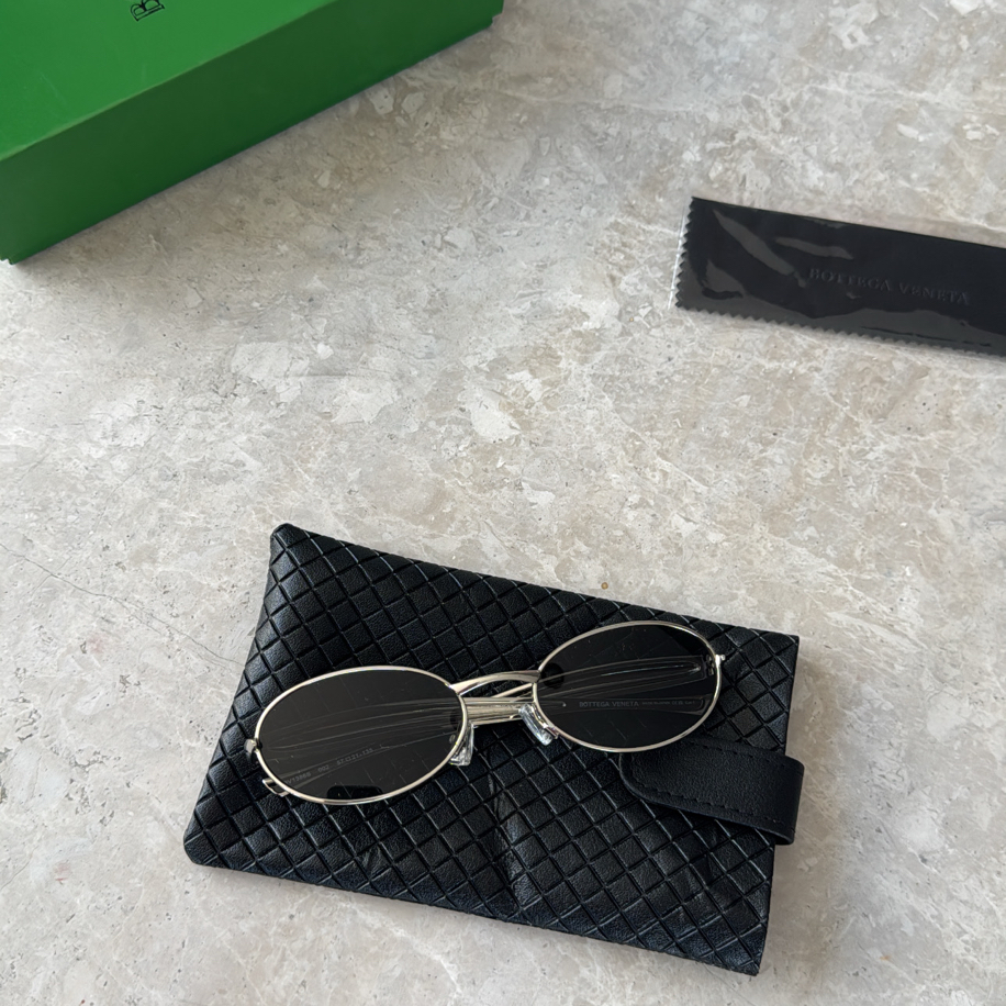 Bottega Veneta Cat Eye Sunglasses