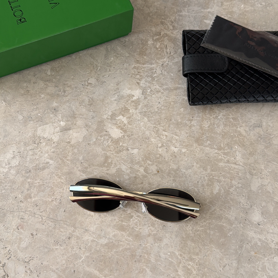 Bottega Veneta Cat Eye Sunglasses
