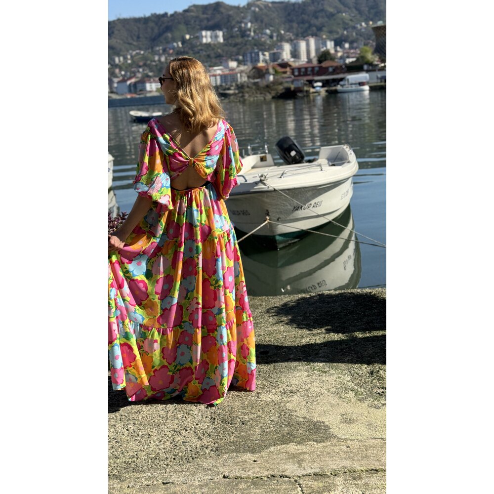 Sırt Dekolteli Çiçekli Elbise 