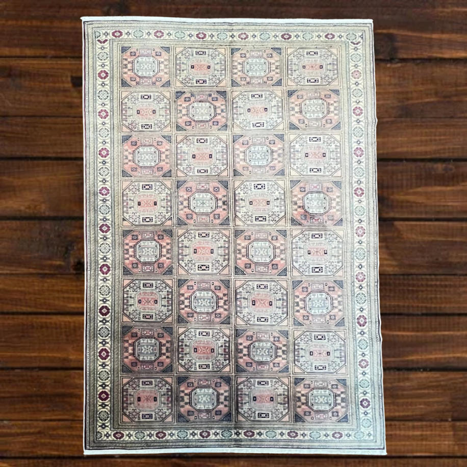 Kayseri Geometrik Panel Motifli 293 x 194 El Dokuma Halı 