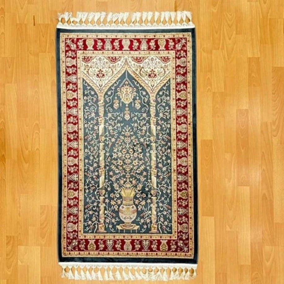 Mihraplı Ağaç Hayatı Desenli İpek Seccade Mavi Karışık