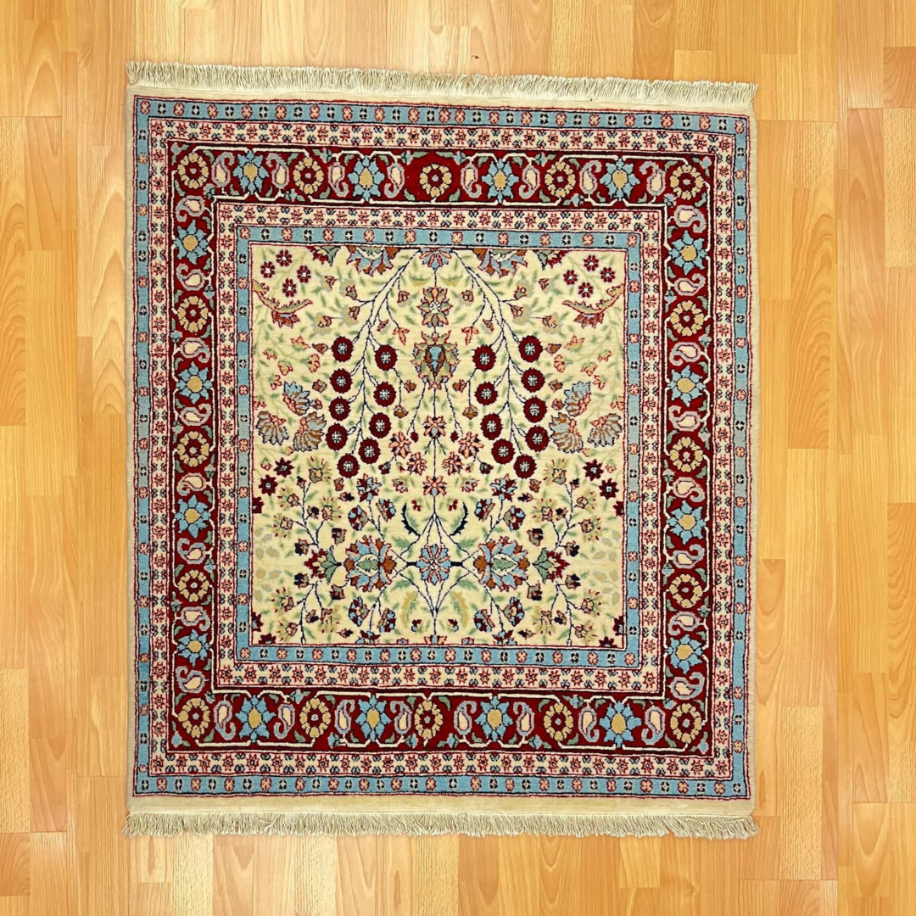 Hereke 110 X 99 Çiçek Demeti (Floral) Desenli El Dokuma Halı  