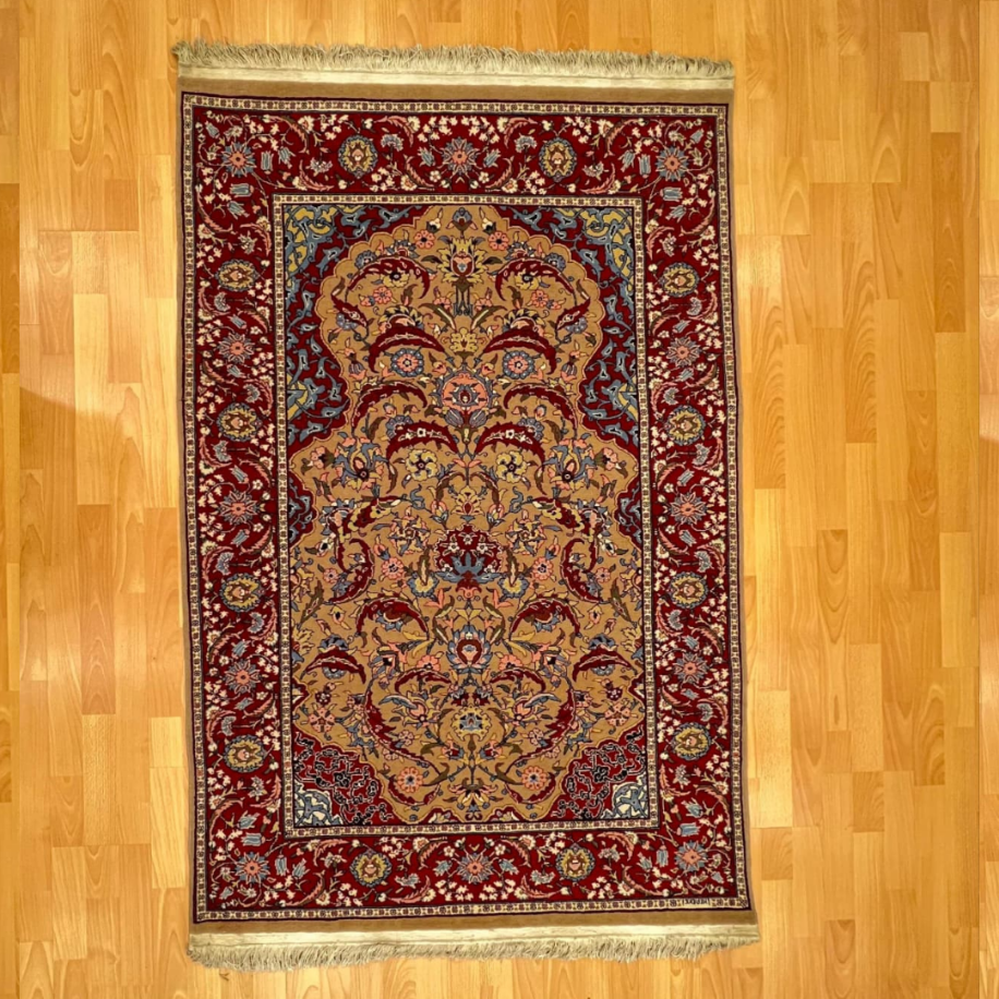 Hereke 167 X 114 Mihraplı ve Kandil Motifli El Dokuma Halı  