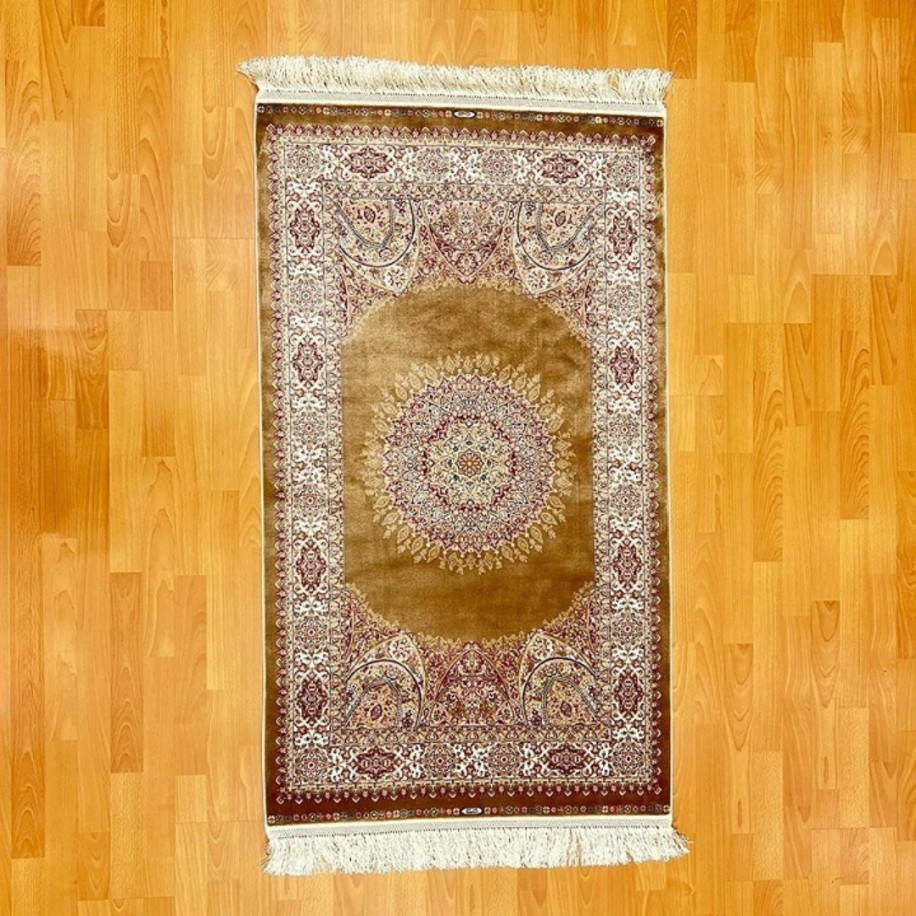 Lüks Mihraplı Madalyon Desenli 300 X 400 CM İpek Halı