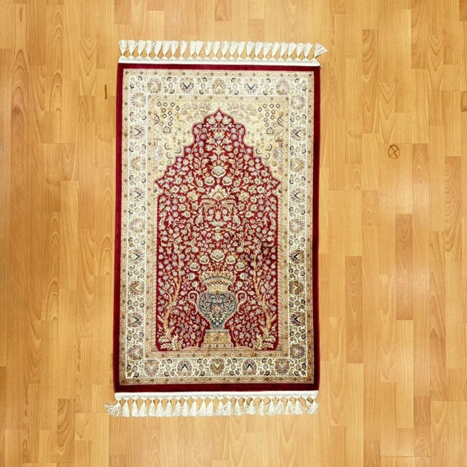 Mihrâb-ı Gülzâr Motifli İpek Seccade Kırmızı 