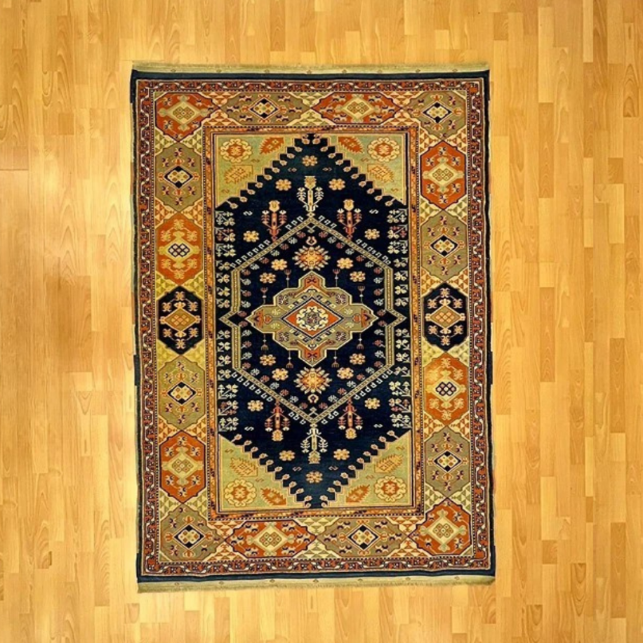 Uşak 210 X 154 Klasik Madalyonlu El Dokuma Halısı