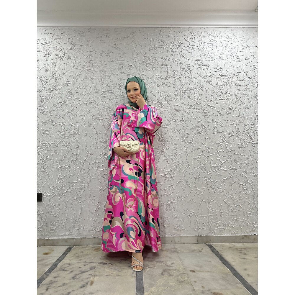 PEMBE DESENLİ ELBİSEMİZ