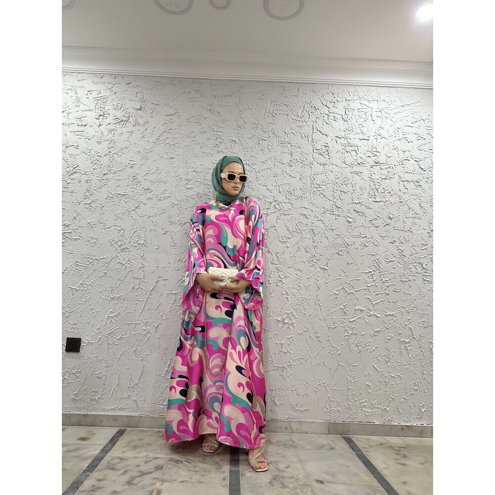 PEMBE DESENLİ ELBİSEMİZ