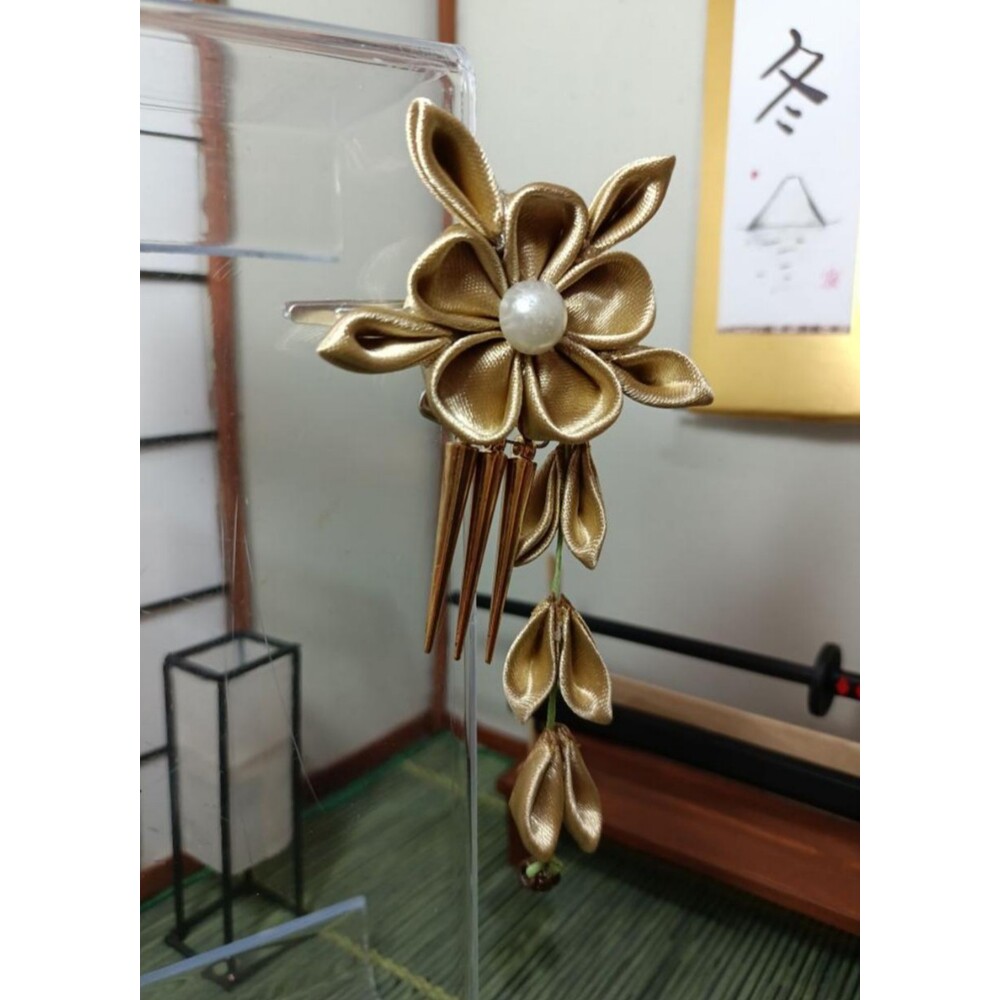 Altın Güneş Sakura Kanzashi Broş