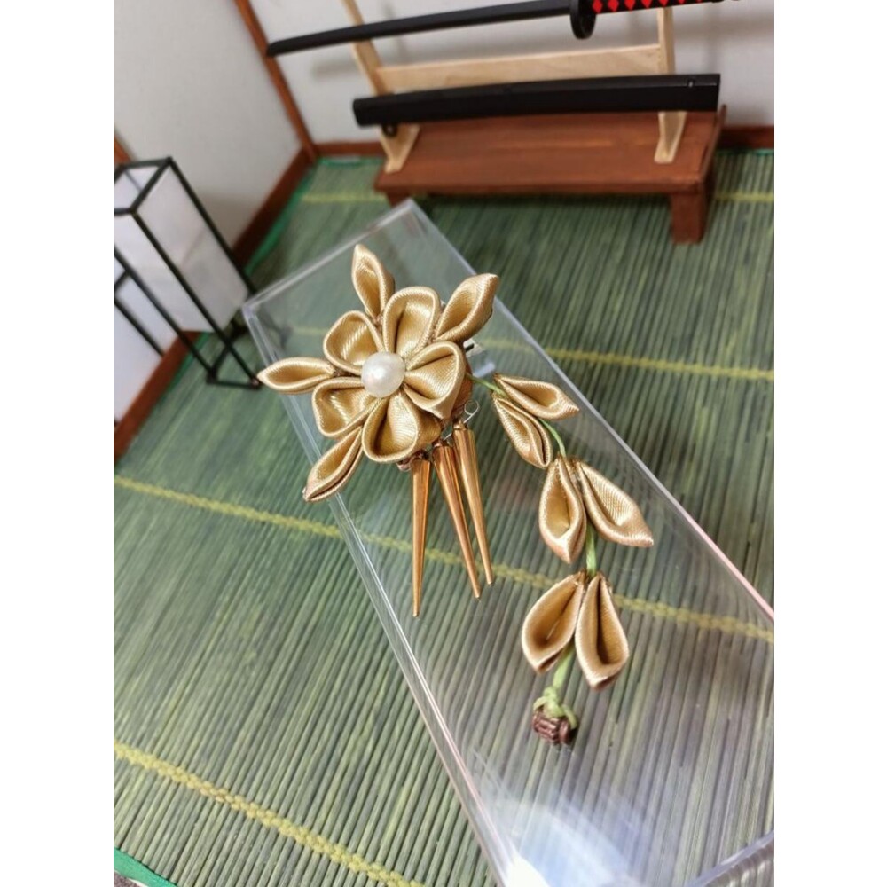 Altın Güneş Sakura Kanzashi Broş