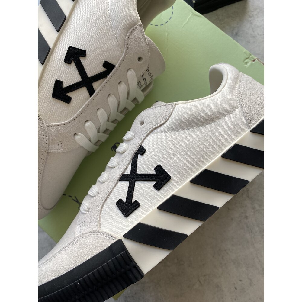 Off White Vulcanized White Suede Scarpino