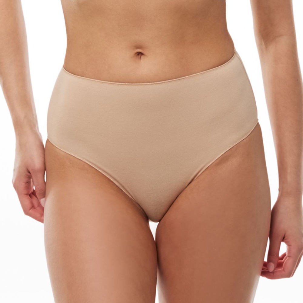 Lesbian Brazzers Kochada uxlayotganlarni yechish