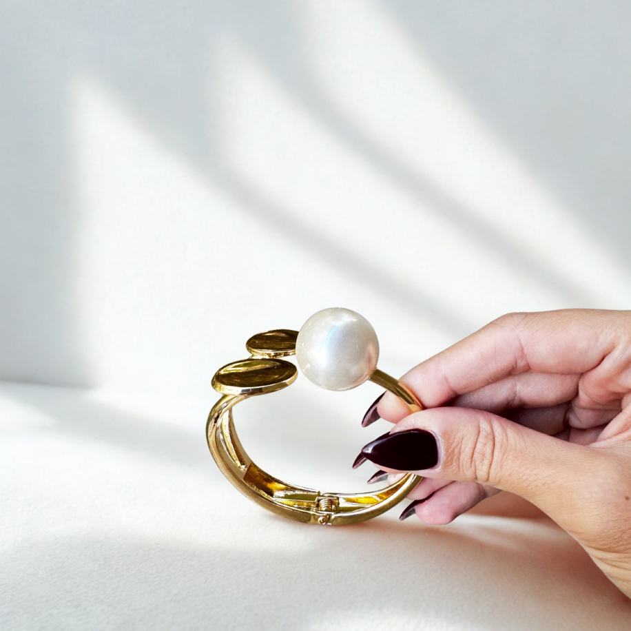 Pearl Series – No:3 | Trio Edition