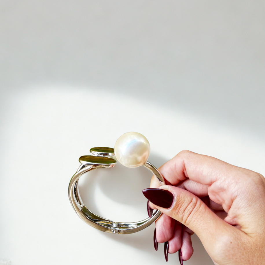 Pearl Series – No:3 | Trio Edition