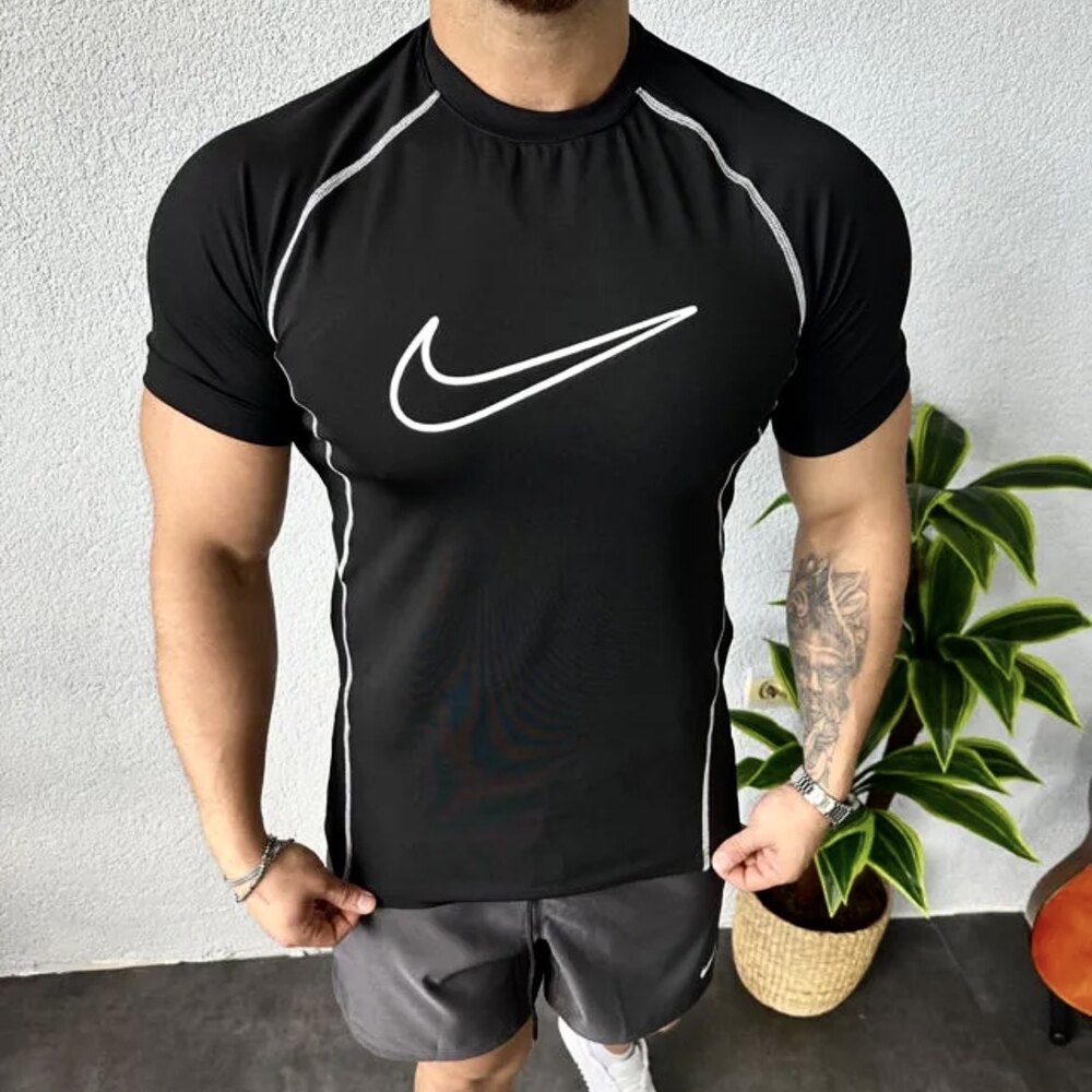 Nike Gym Club T-Shirt Siyah 8417