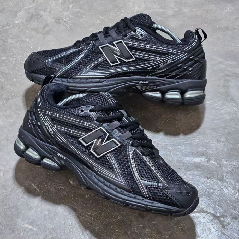 Nb All black 4