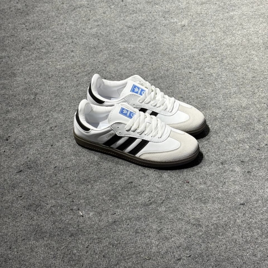 WHITE BLACK 1