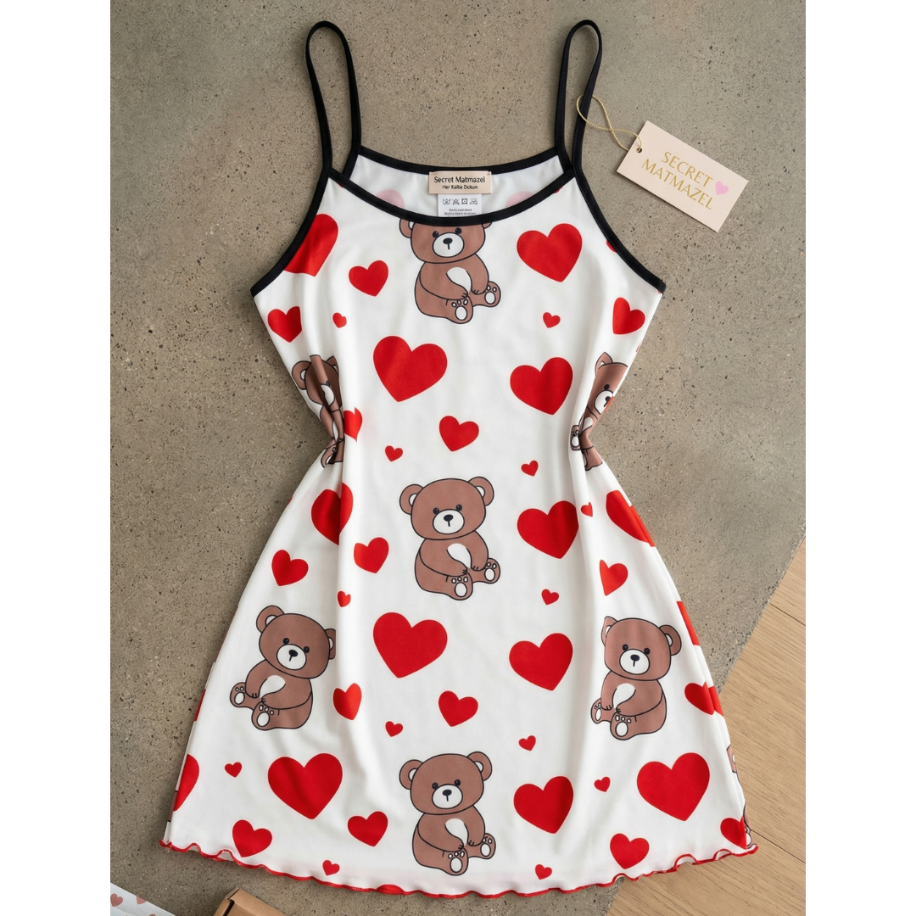 Teddy Love Kalp Desenli Askılı Mini Gecelik – Romantik    Çekici Tasarım - 3