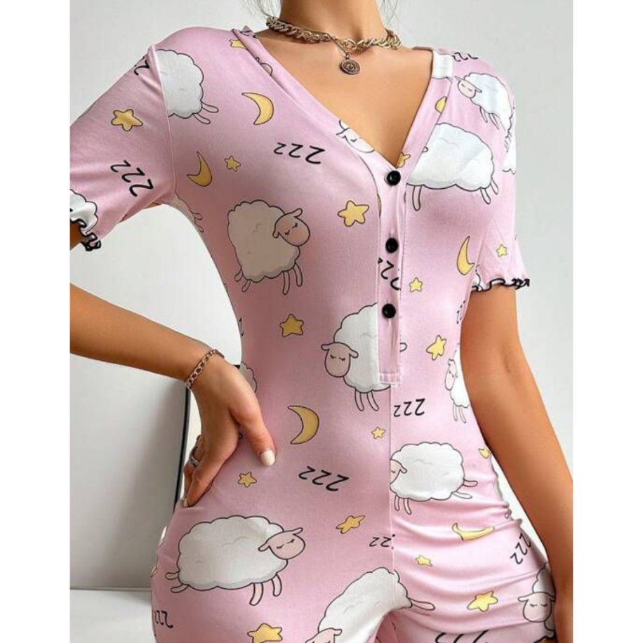 Pembe Koyun Desenli Kadın Pijama Romper – Rahat Ev Giyim Tulum