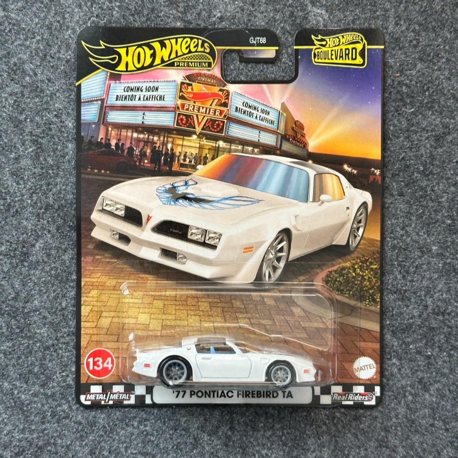 Hot Wheels ’77 Pontiac Firebird TA Boulevard Premium (2025)