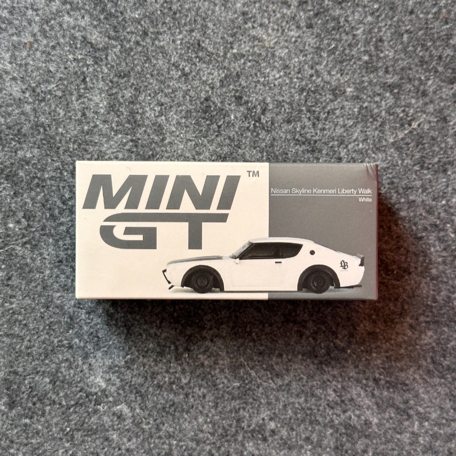 Mini GT 702 Nissan Skyline Kenmeri Liberty Walk White